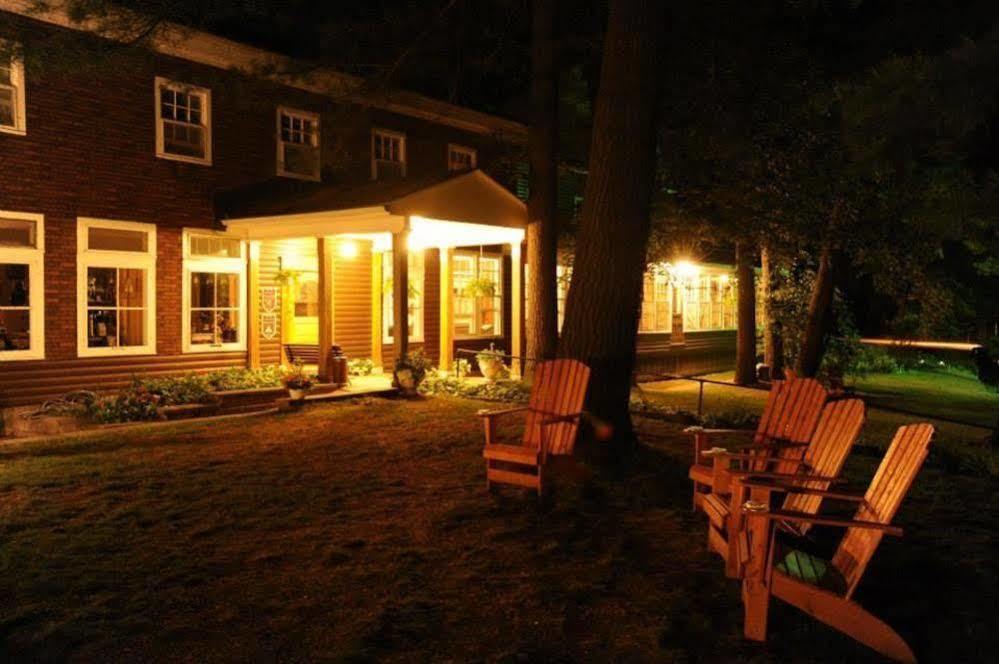 Pine Lodge Bristol Exterior foto